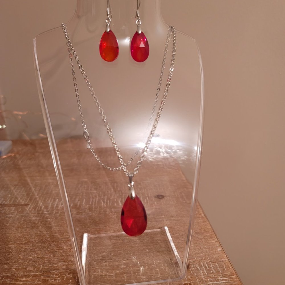 Cubic Zirconia Necklace and Earrings (Pierced) set - Picture 5 of 7